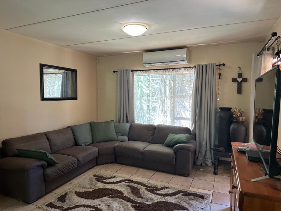 2 Bedroom Property for Sale in Waterval East North West